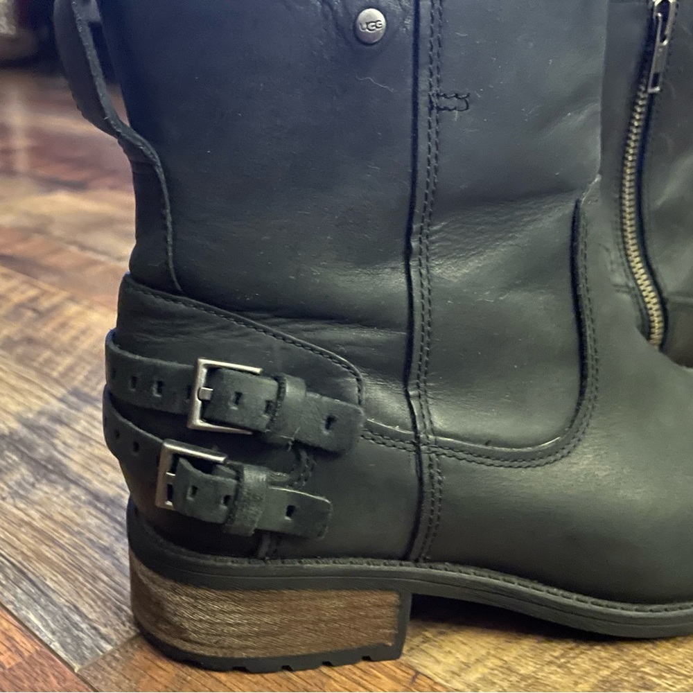 Ugg Leather Boots - Picture 8 of 8